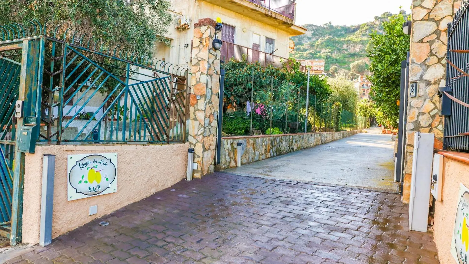 טראביה B&B Giardino Dei Cedri לינה וארוחת בוקר