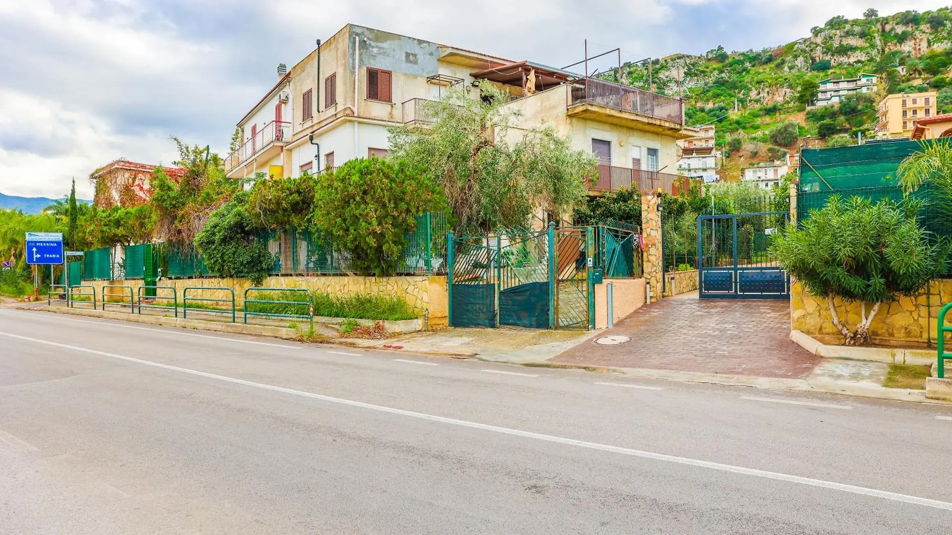 לינה וארוחת בוקר טראביה B&B Giardino Dei Cedri